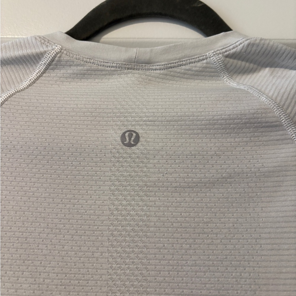 Lululemon Swiftly Tech Short-Sleeve Shirt 2.0
Hip Length - Picture 4 of 5
